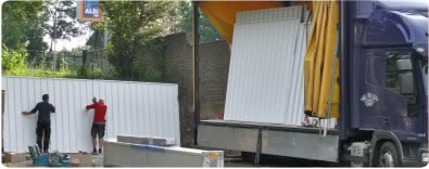 So kommt Ihre Stahlfertiggarage zu Ihnen Anlieferung einer Stahlfertiggarage